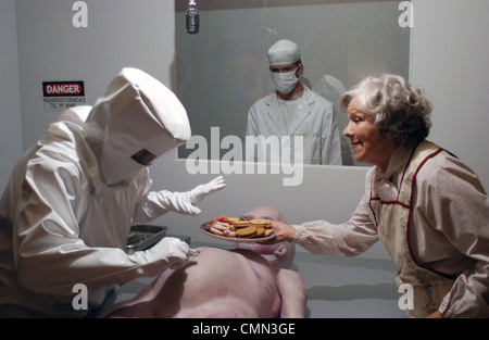 ALIEN AUTOPSY (2006) JONNY CAMPBELL (DIR) 003 MOVIESTORE SAMMLUNG LTD Stockfoto