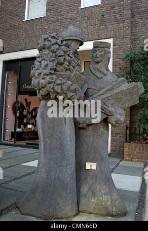 die Jeeves Damen des Bildhauers Kate Mcgill, Pont Straße, Chelsea, London, England Stockfoto