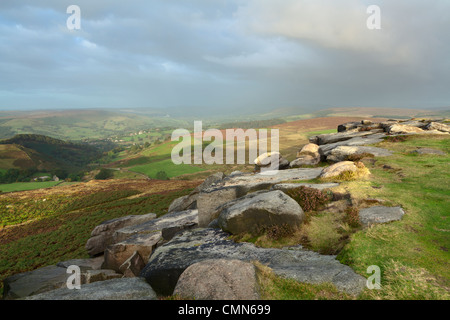 Horizontale Foto des frühen Morgens am Higger Tor im Peak District National Park Stockfoto