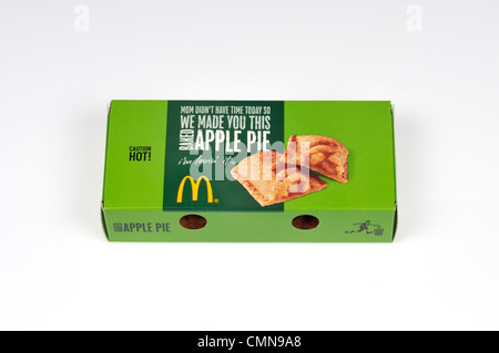 McDonald's heißer Apfelkuchen in der Verpackung auf weißem Hintergrund ausschneiden USA. Stockfoto