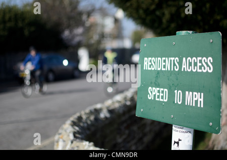 Zeichen der Zufahrtsstraße in Emsworth, West Sussex Stockfoto