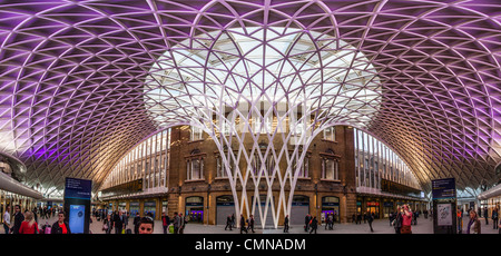 Die neue Buchung Halle am Kings Cross Station in London. Stockfoto