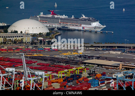 Luftaufnahme Long Beach Cruise Terminal Hafen von Long Beach, Kalifornien Stockfoto
