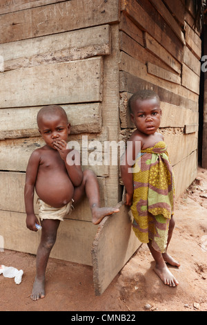 BaAka Pygmäen Kinder, Dzanga Sangha Reserve, Zentralafrikanische Republik, Afrika Stockfoto