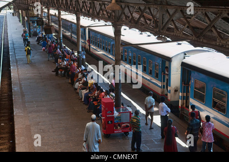 der Bahnhof Fort in Colombo, Sri Lanka Stockfoto