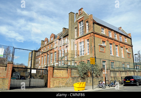 Yerbury Road Primary School, eine alte viktorianische Schule-Brett Gebäude in Holloway, London Borough of Islington England UK Stockfoto