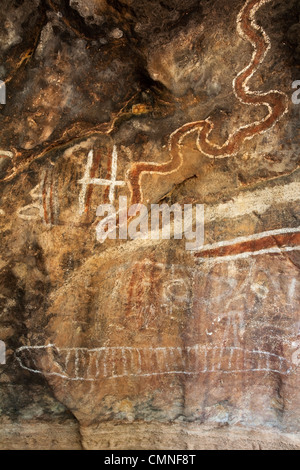 Aboriginal Felsmalereien in Chillagoe-Mungana-Höhlen-Nationalpark. Chillago, Queensland, Australien Stockfoto