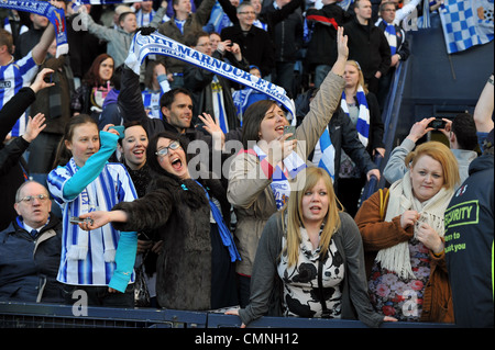 Kilmarnock-Fans feiern Sieg über Celtic in der Scottish Communities League Cup Finale im Hampden. Stockfoto