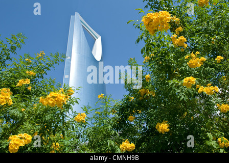 Asien-Saudi-Arabien-Riad architektonische Kingdom Tower Stockfoto