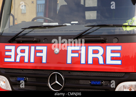 Feuerwehrauto schließen vorne Stockfoto