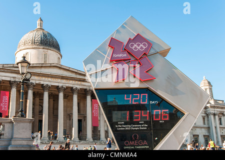 Offizielle Countdown Uhr für die Olympischen Spiele und die Paralympics 2012, die vom 27.Juli bis 9. September laufen wird. Juni 03, 2011 in London, England. Stockfoto