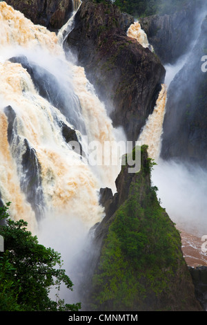 Barron Falls während der regnerischen Jahreszeit. Kuranda, Cairns, Queensland, Australien Stockfoto