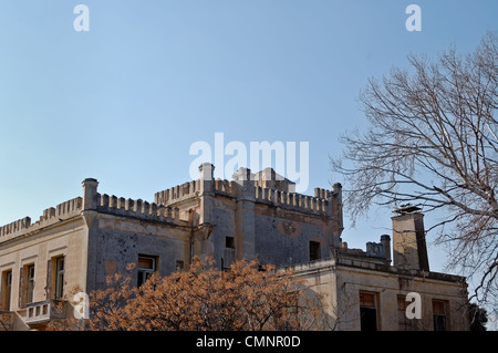 Verlassene Villa Villa Sygrou im späten 19. Jahrhundert vom Architekten Ernst Ziller entworfen. Marousi Athens, Griechenland. Stockfoto