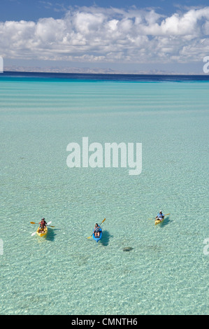 Kajakfahren in Balandra Bay, Sea of Cortez, Baja California, Mexiko. Stockfoto