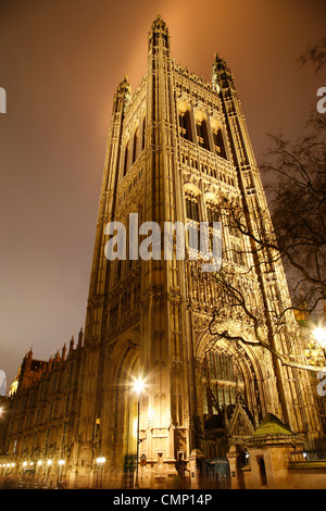 London Victoria Tower steht am Ende des Oberhauses des Palace of Westminster. Stockfoto