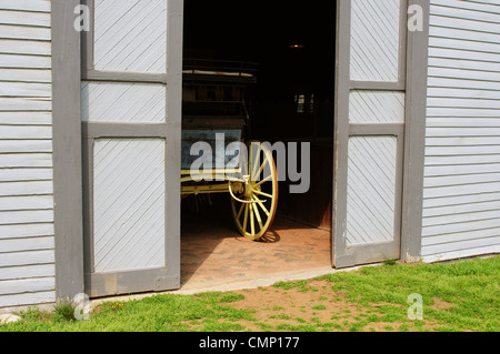 Pferd gezeichneten Wagen in einem Stall einer südlichen Plantage Stockfoto