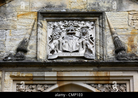 Wappen der Sidney-Familie über der Seitentür der Pfarrkirche St. John the Baptist, Penshurst, Kent, England Stockfoto