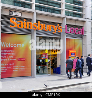 Sainsbury lokalen Supermarkt Shop direkt an der High Holborn und in der Nähe von großen Bürokomplexen Stockfoto