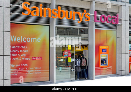 Sainsbury lokalen Supermarkt Shop direkt an der High Holborn und in der Nähe von großen Bürokomplexen Stockfoto