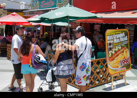 Arica Chile, Paseo Peatonal 21 de Mayo, Fußgängerzone, Einkaufspassage, Einkaufsshopper, Einkaufsshopper, Einkaufsshops, Märkte, Marktplatz, Verkaufsshopping, Einzelhandel usw. Stockfoto