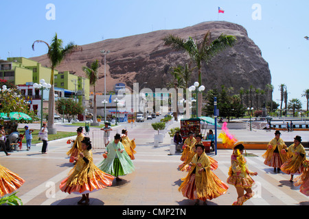 Arica Chile, Plaza Colon, El Morro de Arica, Rock, Carnaval Andino, Karneval der Anden, Parade, indigene, Aymara Erbe, Folklore traditioneller Tanz, Truppe, seine Stockfoto