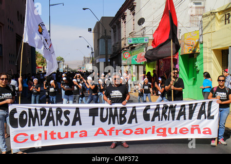 Arica Chile, Avenida Arturo Prat, Karneval Andino, Karneval der Anden, Parade, indigenes, afrikanisches Erbe, Folklore, Tänzerin aus der Kolonialzeit, Truppe, spanische Ethnie Stockfoto