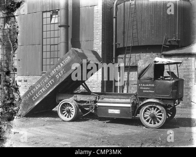 LKW, Wolverhampton Corporation Strom Abteilung, Wolverhampton, Anfang 20. Jhdt. Ein Kipper-LKW aus dem Konzern Stockfoto