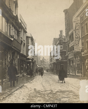 Dudley Street, Wolverhampton, Anfang 20. Jhdt. Dudley Street im Winter. Auf der linken Seite kann der Kreuzung mit der King Street zu sehen. Stockfoto