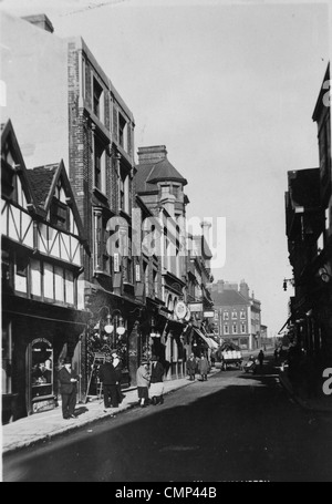 Dudley Street, Wolverhampton, Anfang 20. Jhdt. Auf der linken Seite steht Teil aus dem 17. Jahrhundert Gehäuse der Konditoren Stockfoto