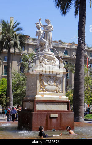 Santiago Chile, Plaza de Armas, Hauptplatz, Park, Fuente de Ayacucho, Simon Bolivar-Brunnen, Marmorstatue, Minerva, gebürtig, Allegorie, italienischer Künstler i. Stockfoto