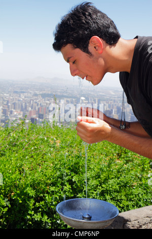 Santiago Chile,Cerro San Cristobal,Terraza Bellavista,Downtown,Blick von,Luftaufnahme von oben,landschaftlich reizvoller Blick,Skyline der Stadt,Hispan Stockfoto