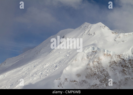 Ein Blick auf die schneebedeckten Mt. McKinley Peak aus kleinen Flugzeug, Alaska, USA Stockfoto