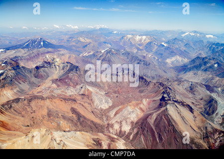 Santiago Chile, Andes Mountains, LAN Airlines, Flug nach Mendoza, Blick auf den Fenstersitz, argentinische Grenze, Luftaufnahme von oben, Wissenschaft, Geographie, klingelte Stockfoto