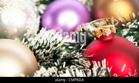 Weihnachten Hintergrund Konzept - Ornamente Weihnachts-Dekoration Stockfoto