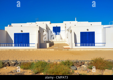 Die wichtigste Stadt von Caleta del Sebo auf die Insel La Graciosa liegt vor der Nordspitze von Lanzarote Kanarische Inseln, Spanien Stockfoto