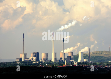 Scholven Kohle-Kraftwerk in Gelsenkirchen in der Ruhr-Tal, Deutschland. Im Besitz von Energieversorgungsunternehmen E.ON. Von Süden gesehen Stockfoto