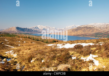 Westen über Loch Loyne von der Straße zwischen Invergarry und Kyle of Lochalsh im Westen schottischen Highlands, Schottland. Winter Stockfoto