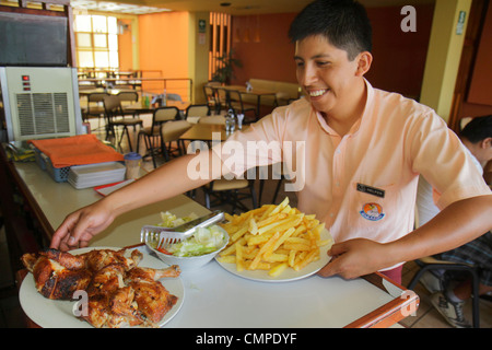 Tacna Peru, Avenida Francisco Bolognesi, El Pollo Pechugon, Restaurant Restaurants Essen Essen Essen Café Cafés, peruanische Küche, Rotisserie, Huhn, geschwärzt, r Stockfoto