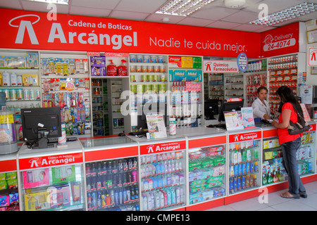 Tacna Peru, Avenida Francisco Bolognesi, Boticas Archangel, Shopping Shopper Shopper Shopper Shop Shops Markt Märkte Kauf Verkauf, Einzelhandel Geschäfte Busine Stockfoto