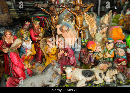 Tacna Peru, Avenida Bolognese, Zentralmarkt, religiöses Geschäft, katholische Statuen, Statue, Krippe, Keramik, Shopping Shopper Shopper Shop Geschäfte Markt mar Stockfoto