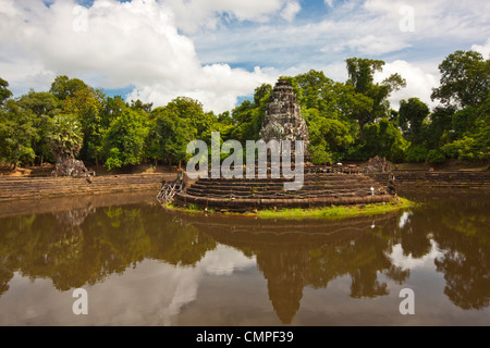 Neak Pean (die verschlungenen Schlangen) in Angkor, ist eine künstliche Insel mit einem buddhistischen Tempel Stockfoto