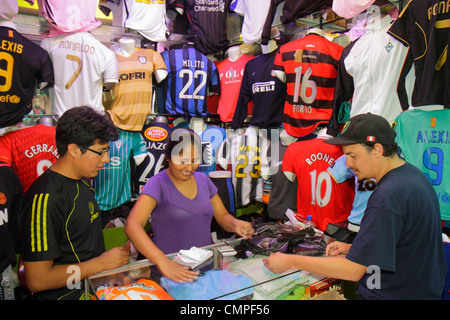 Tacna Peru,Avenida Bolognese,Zentralmarkt,Verkäufer Verkäufer Verkäufer,Stände Stand Händler Händler Markt Marktplatz,Käufer kaufen Verkauf,Laden,st Stockfoto