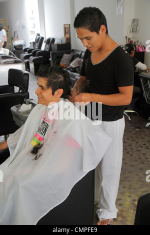 Tacna Peru, Avenida 2 de Mayo, hispanischer Mann Männer Erwachsene Männer, Kunde, Friseur, Friseur, Friseursalon, Schönheitssalon, Körperpflege, Peru120120057 Stockfoto