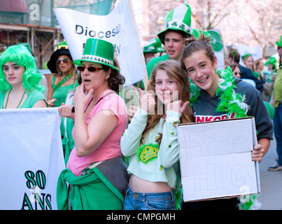 Besucher der 2012 St. Patricks Day Parade in Montreal, Provinz Quebec, Kanada Stockfoto