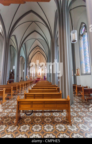 Innenraum der Landakotskirkja (Christus König Dom), Reykjavik, Island - ein Wahrzeichen der Römisch-katholischen Kirche Stockfoto