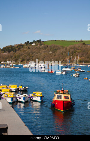 Die Dittisham Dartmouth Ferry Ankunft am Nord-Ufer in Dartmouth, Devon, England, UK Stockfoto