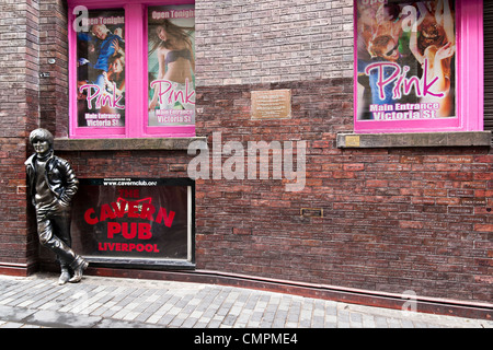 Liverpool, England. Statue von John Lennon in der Mathew Street Stockfoto