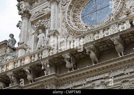 Blick auf die Fassade der Basilika in Lecce, Italien. Wunderbares Beispiel der südlichen Barock-Stil. Stockfoto