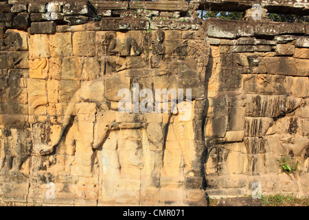 Basrelief Elefant Wand in Angkor Thom, ein UNESCO-Weltkulturerbe. Angkor, Siem Reap, Kambodscha, Südostasien, Asien Stockfoto