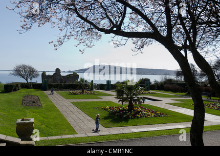 England. Sandsfoot Garten und schloss bei Weymouth. Portland im Hintergrund. Stockfoto